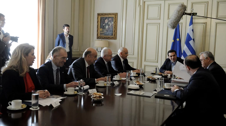 Περίεργο tweet Τσίπρα: Η κρίση ξεκίνησε από τις τράπεζες