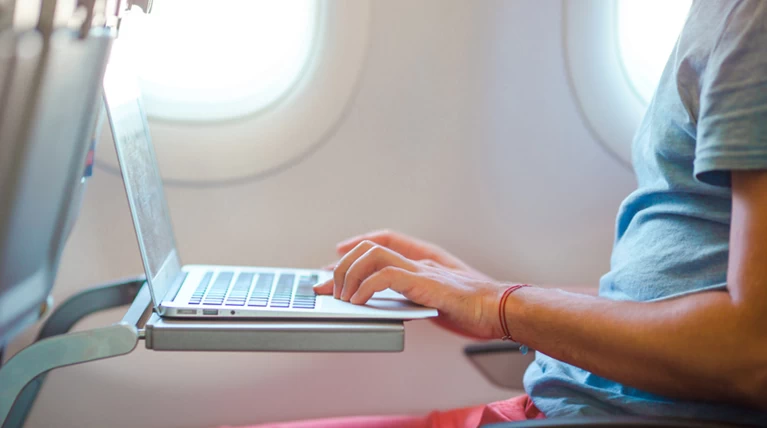 Ε.Ε. : Φόβοι για απαγόρευση των laptop στις καμπίνες επιβατών