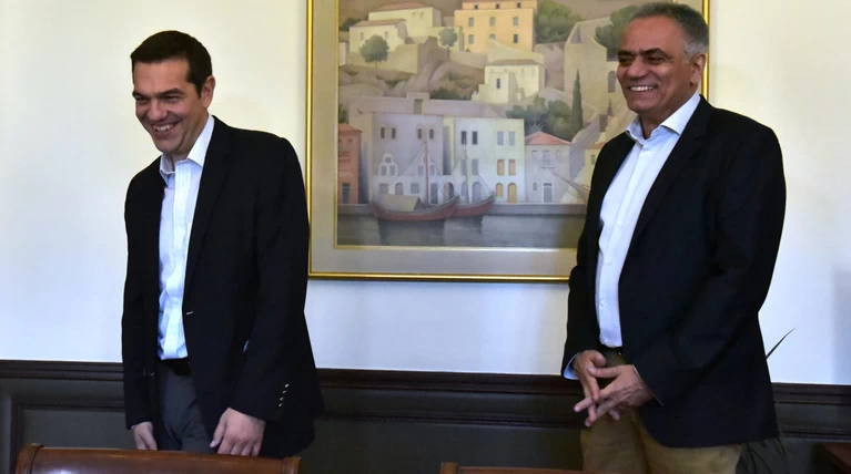 Τσίπρας:Το θέμα είναι μην βρεθώ με φέσι όχι αν θα βάλω γραβάτα!