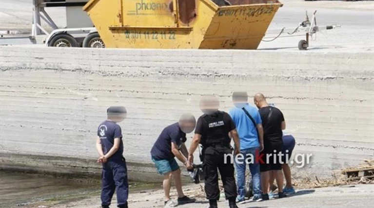 Σοκ: Βρήκαν ανθρώπινο πόδι με το παπούτσι να επιπλέει στο λιμάνι Ηρακλείου