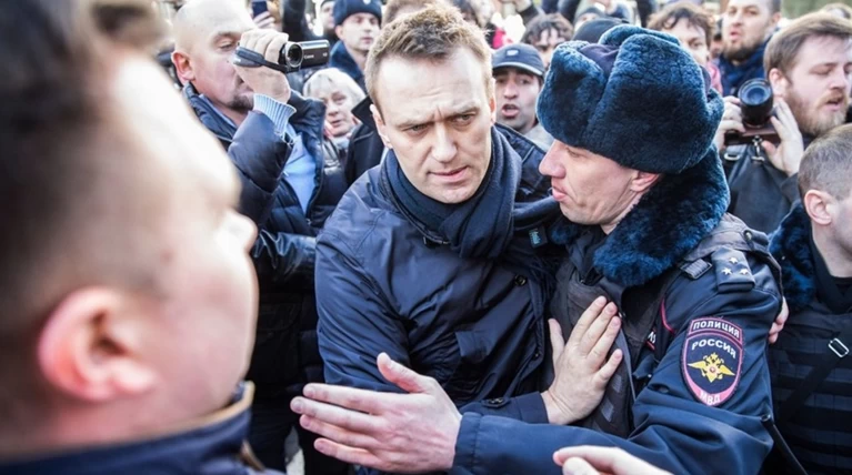 Ρωσία: Η αστυνομία συνέλαβε τον ηγέτη της αντιπολίτευσης