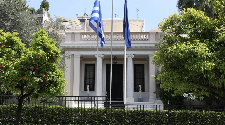 Στα τηλέφωνα το βράδυ ο Τσίπρας, αβέβαιο το Eurogroup για την κυβέρνηση