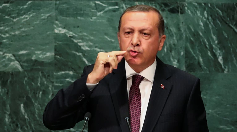 Ερντογάν: Θα ανταποδώσουμε τα εντάλματα σύλληψης που εξέδωσε η Αμερική