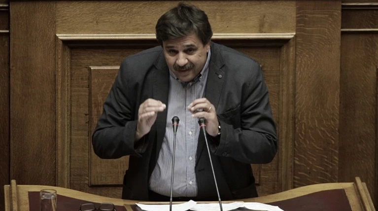 Παραδέχεται τον "εργασιακό μεσαίωνα" στην Υγεία ο υπουργός