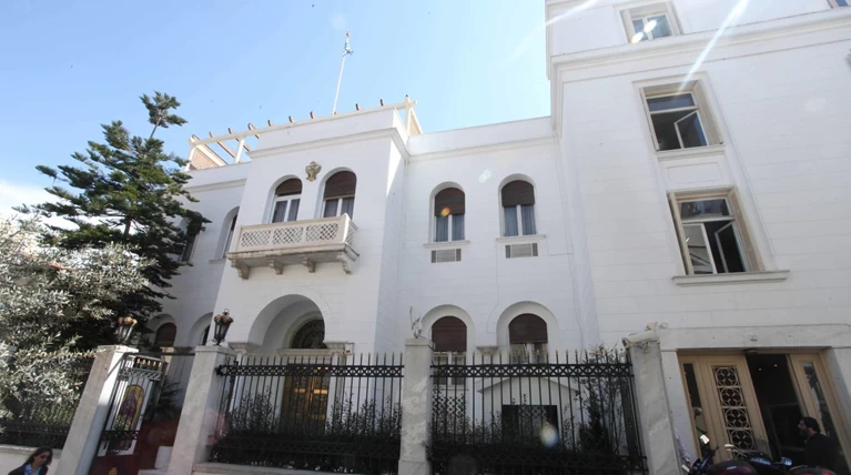 Στην Αρχιεπισκοπή έβαλαν το λύκο να... φυλάει τα πρόβατα