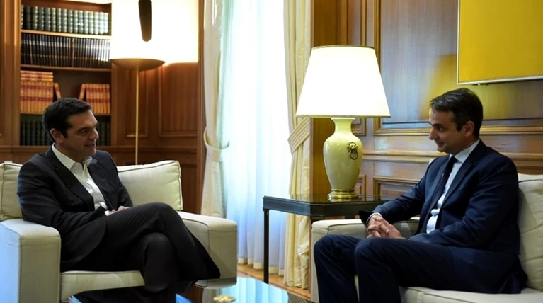Τα "περαστικά" του Μητσοτάκη στον Αλέξη Τσίπρα
