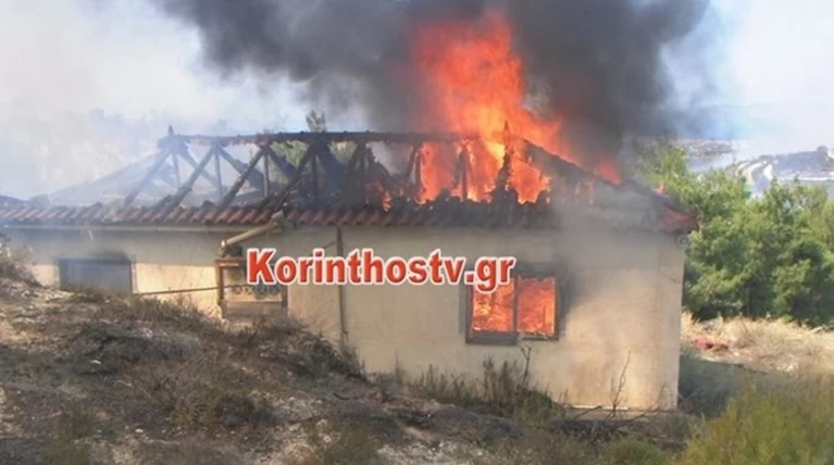 Φωτιά Ζευγολατιό: Τραυματίστηκαν 3 πυροσβέστες, κάηκε σπίτι (φωτό, βίντεο)