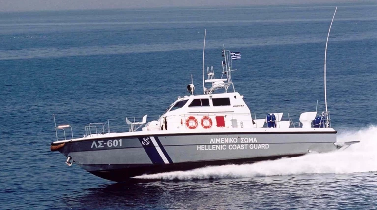 Ακυβέρνητο σκάφος με 110 μετανάστες ανοικτά της Μεθώνης