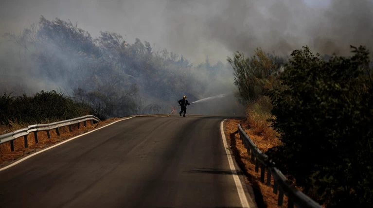 Ανεξέλεγκτη φωτιά στην νότια Ισπανία, εκκένωση χωριών