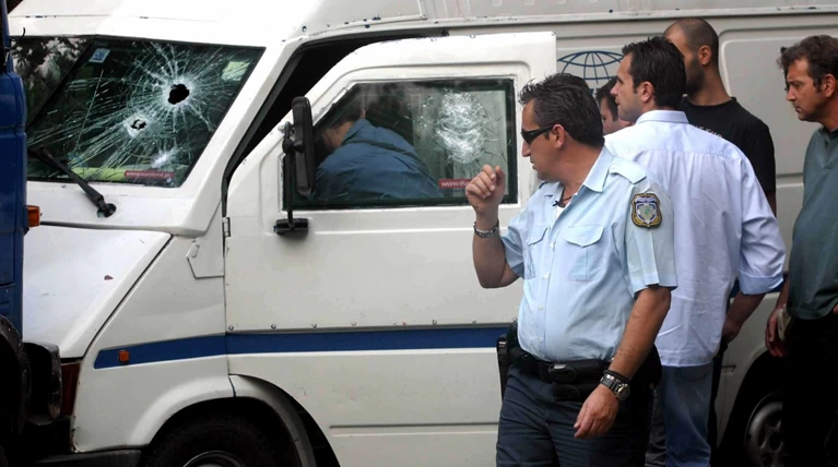 'Ενοπλη ληστεία σε χρηματαποστολή στον Καρέα