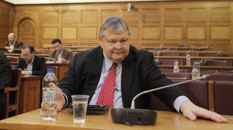 Κλήση Βαρουφάκη στην Επιτροπή Θεσμών ζητάει ο Βενιζέλος