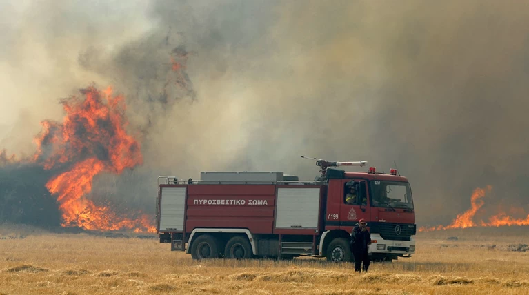 Πυρκαγιά τώρα στο Μενίδι. Οριοθετήθηκε η φωτιά στα Μέγαρα