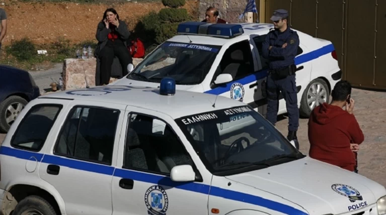 Κρήτη: Κλέφτηκε με τον καλό της και ενημέρωσε τον πατέρα της με sms