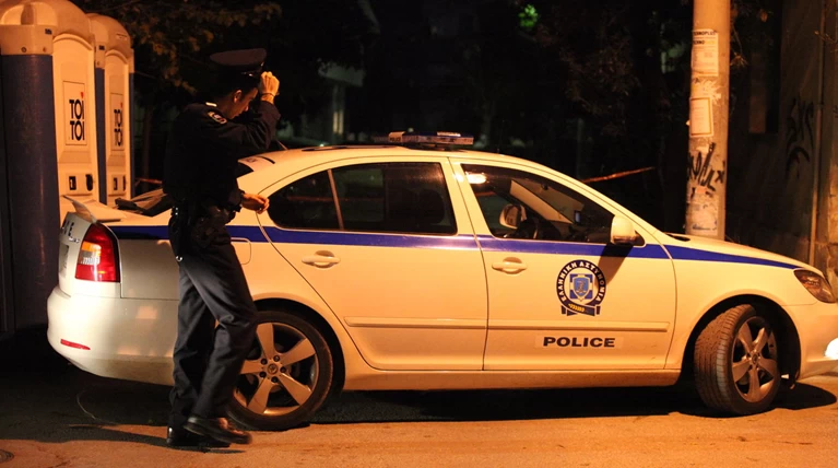 Άγρια συμπλοκή με σιδερολοστούς στη Λαμία - Χτυπούσαν στα τυφλά