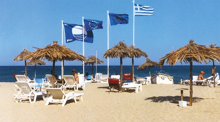 Όλες οι παραλίες με γαλάζια σημαία στο κινητό