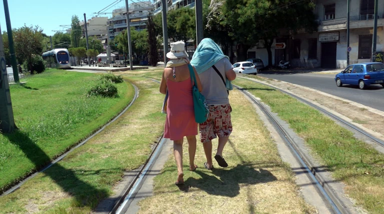 Δεκαπενταύγουστος στην άδεια Αθήνα και στην έρημη παραλιακή