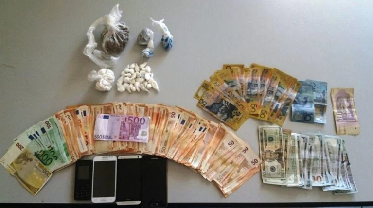 Σπείρα που διακινούσε κόκα στη Μύκονο συνέλαβε η ΕΛΑΣ