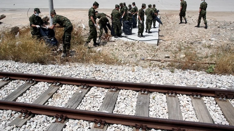 Εκτακτο: Νεκρός ένας στρατιώτης που παρασύρθηκε από τρένο στα Οινόφυτα