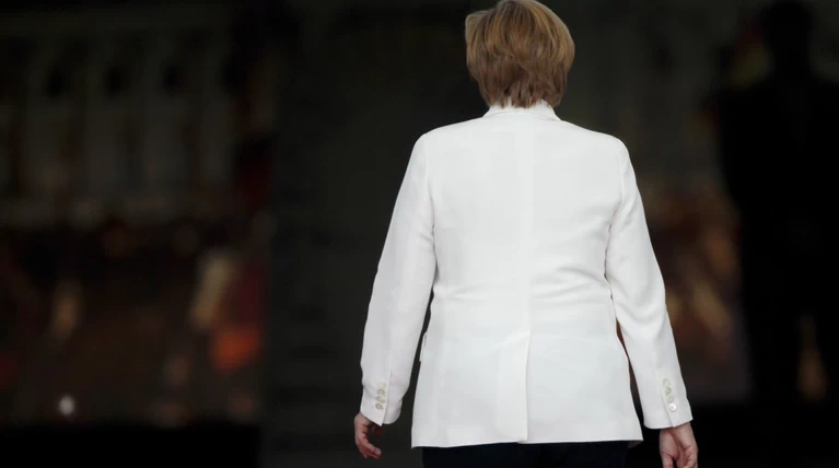 Politico: «Αναχρονιστικές» οι φωνές υπέρ του Grexit