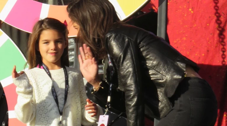 Η 11χρονη κόρη του Τομ Κρουζ είναι fashion icon σαν τη μαμά της [Φωτο]