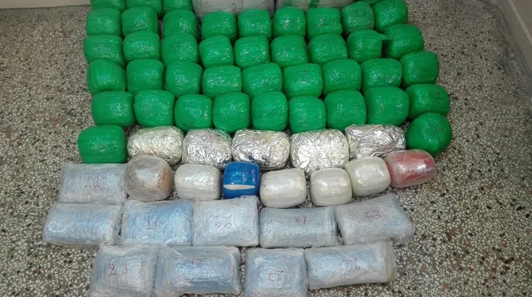 Καστοριά: Βγήκαν ...βόλτα στο βουνό με 78 κιλά κάνναβη στα σακίδια