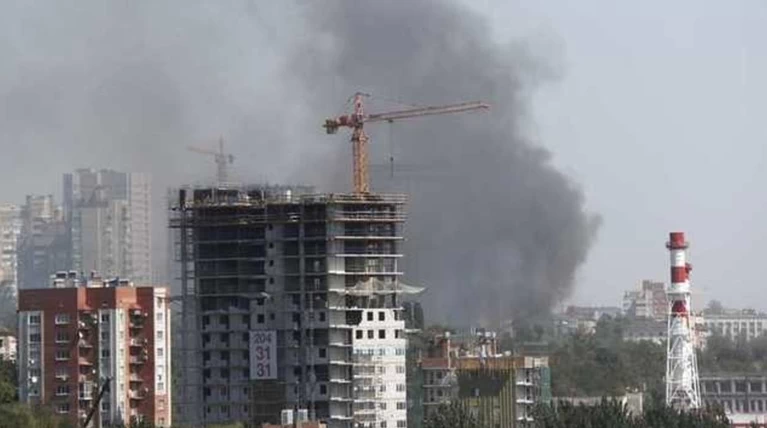 Ρωσία: Στις φλόγες 30 σπίτια στο Ροστόφ, εκκενώθηκε συνοικία