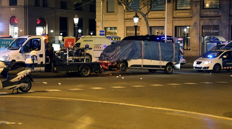 Βαρκελώνη: Υποπτος ομολόγησε πως ετοίμαζαν τριπλό χτύπημα με εκρηκτικά!