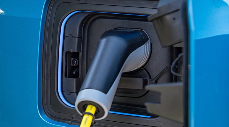 Στην πρίζα! Ρεκόρ πωλήσεων τον Ιούλιο για το BMW Group +74.8% τα ηλεκτρικά!