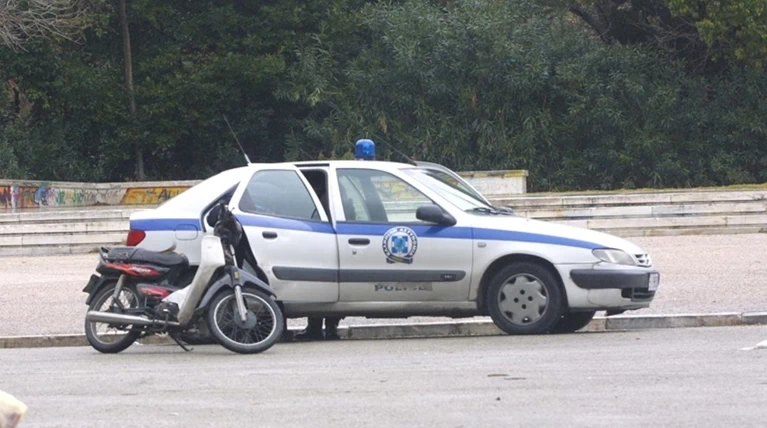 Τραυμάτισε και εγκατέλειψε δύο άτομα στην Κορίνθου - Πατρών