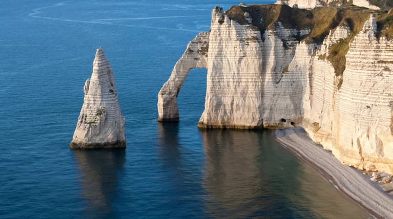 Οι εντυπωσιακότερες βραχώδεις παραλίες διεθνώς. Κόβουν ανάσες