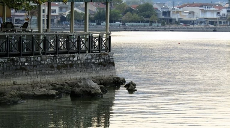 Απίστευτο: Στεγνώνει η λίμνη Ιωαννίνων λόγω ανομβρίας