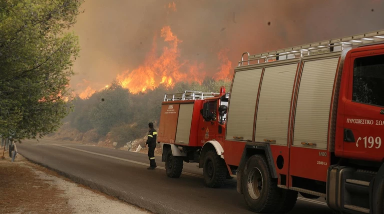 Φωτιά στον Ιάσμο Ροδόπης - Επιχειρεί μεγάλη δύναμη της Πυροσβεστικής