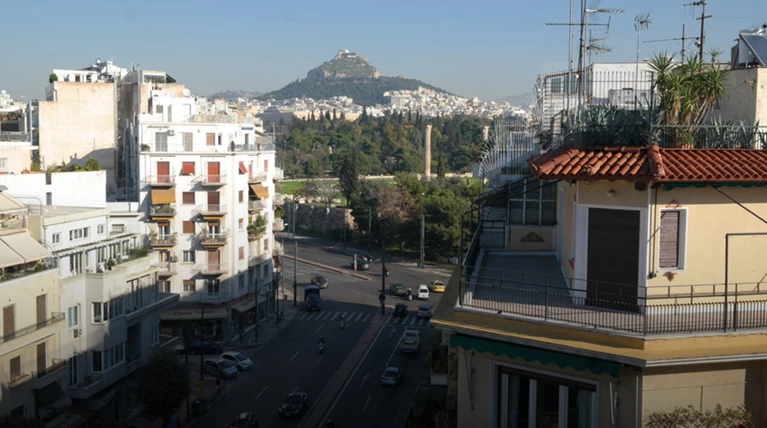 Χαώδης η διαφορά εμπορικών με αντικειμενικές τιμές ακινήτων