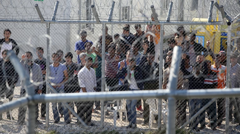 Aπέδρασαν από το κέντρο κράτησης στην Αμυγδαλέζα
