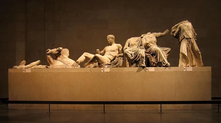 Κ. Ρένφριου: Το θέμα της επιστροφής γλυπτών σε μνημεία είναι πολύ ισχυρό