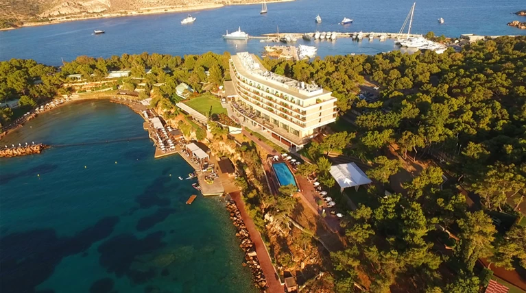 «Four Seasons» γίνεται ο Αστέρας Βουλιαγμένης