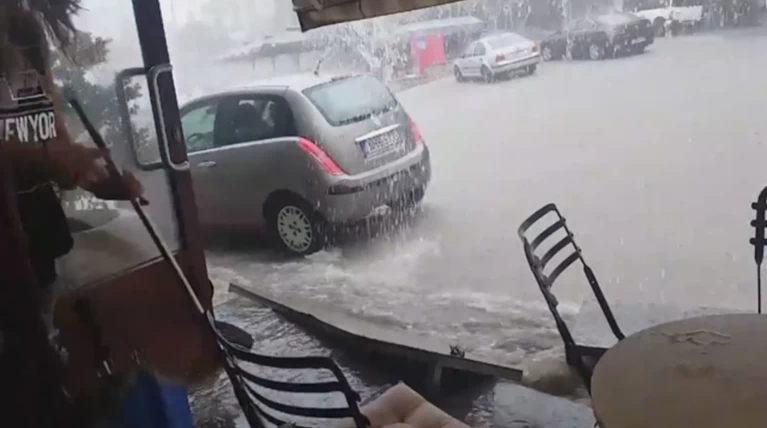 Έγινε της ...Φλόριντα στην Κόνιτσα από την καταιγίδα