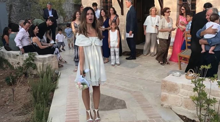Η Κατερίνα Μουτσάτσου ..ξαναπαντρεύτηκε στην Αίγινα