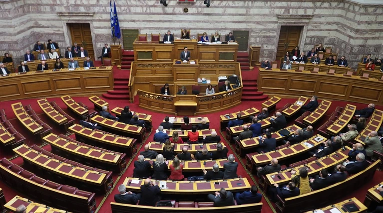 Το... νέο «κοστούμι» Τσίπρα που προκάλεσε αντιδράσεις