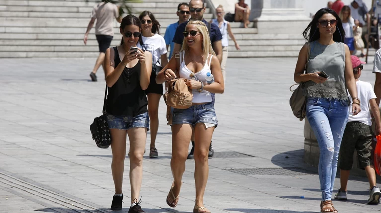 Ο καιρός... τρελάθηκε - Ερχεται καύσωνας το Σαββατοκύριακο