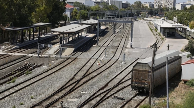 Ακινητοποιημένα τα τρένα λόγω 24ωρης απεργίας των εργαζομένων