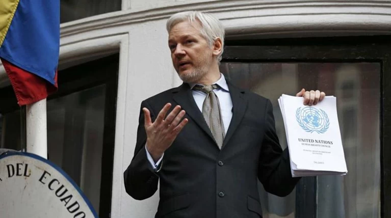 Στο πλευρό της Καταλονίας ο ιδρυτής των Wikileaks Τζ. Ασάνζ