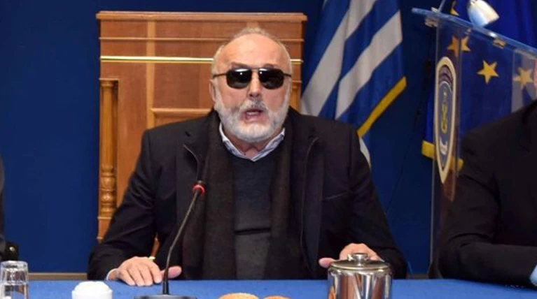Δείτε live τη συνέντευξη Κουρουμπλή για τον Σαρωνικό