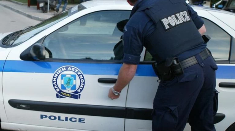 «Δεν ήθελα να τον αφήσω μόνο» - Τι είπε η μάνα των διδύμων βρεφών