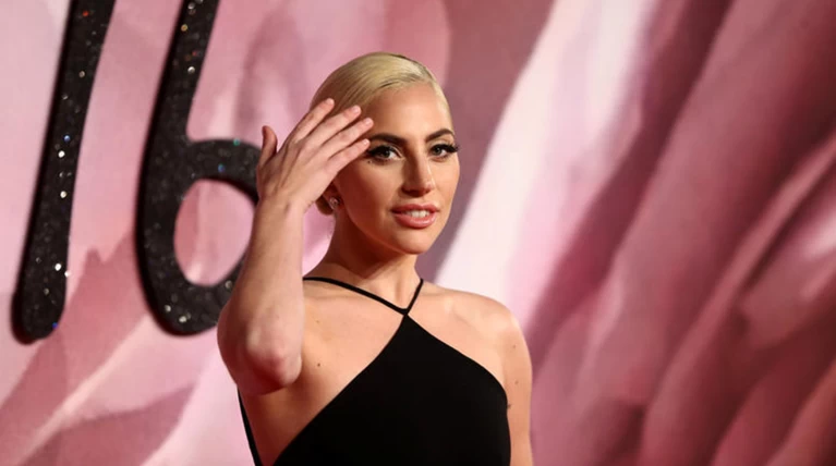 H Lady Gaga με ισχυρούς πόνους στο νοσοκομείο