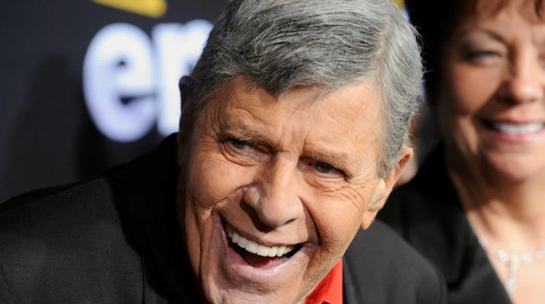 Η εξώγαμη κόρη του Jerry Lewis ζει απένταρη στο δρόμο
