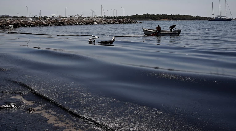 Νέο SOS από τους επιστήμονες για την ρύπανση στο Σαρωνικό