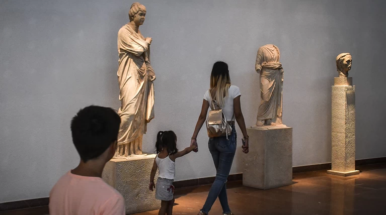 Νέο ωράριο σε μνημεία και μουσεία: Όλες οι αλλαγές