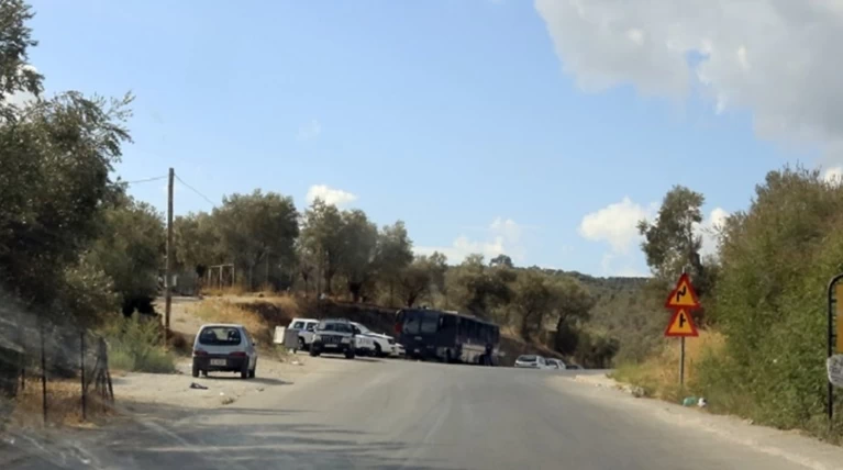 Συλλήψεις για επεισόδια σε hotspot - Βρέθηκαν αυτοσχέδια όπλα