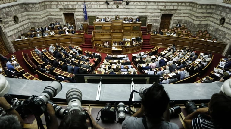 Απίστευτο: Βουλευτές αφήνουν απλήρωτες τις κλήσεις της τροχαίας